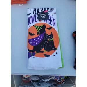 Set Of Two Halloween Kitchen Hand Towels~ HALLO-WEEN dog & Cat~ new H165a